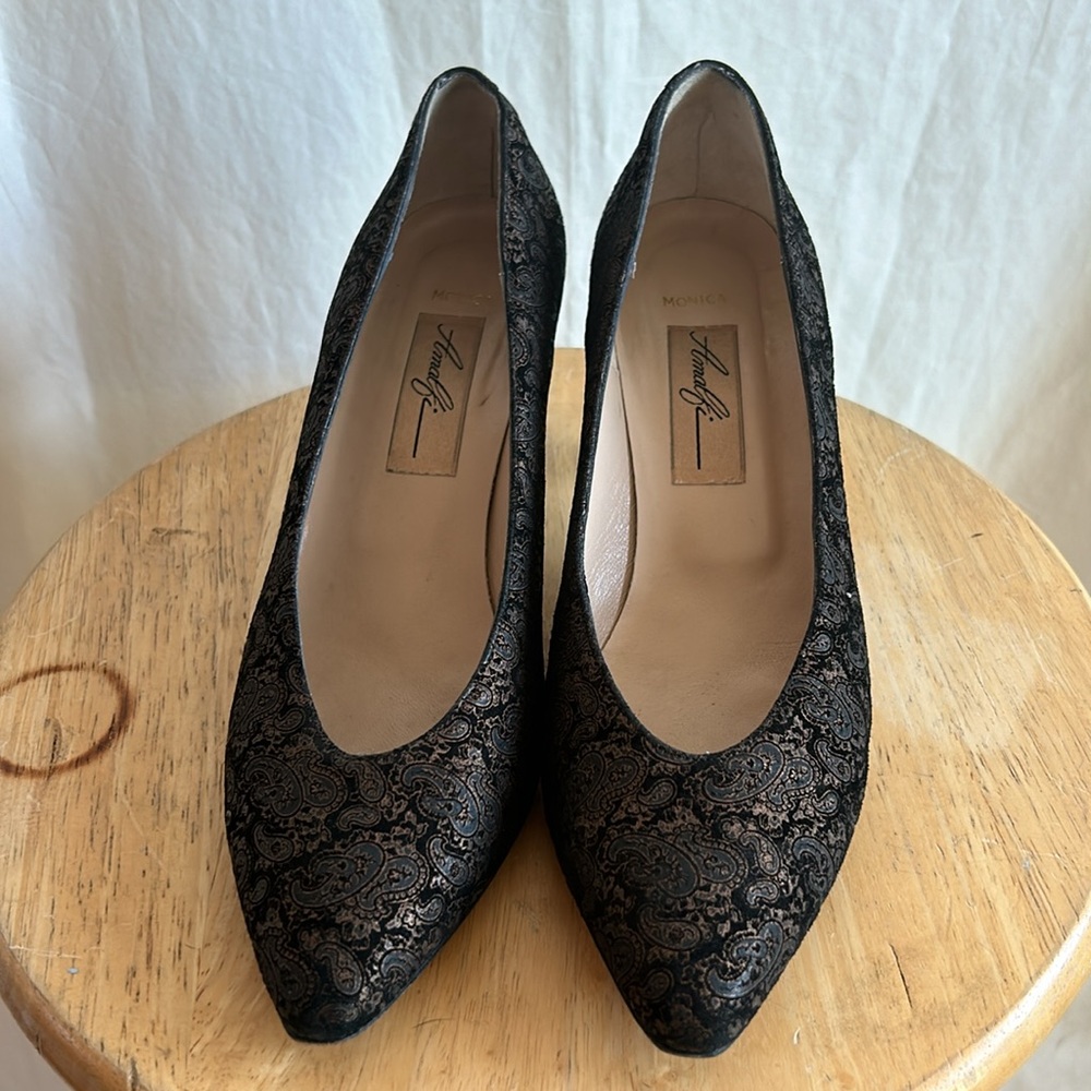 Vintage Kitten heel shoes. Italian True leather.